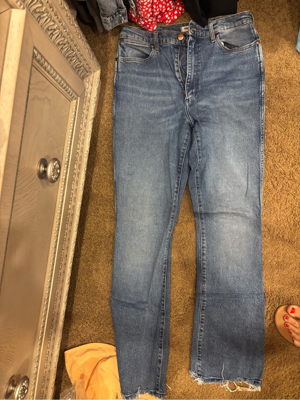 Wrangler Women's Blue Denim Relaxed Fit Jeans with Frayed Hem - Picture 3 of 5
